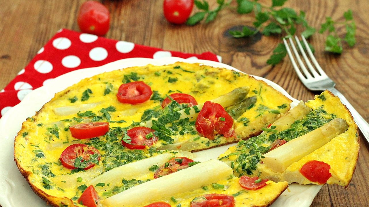 Przepis Omlet Ze Szparagami Przepis Gotujmy Pl