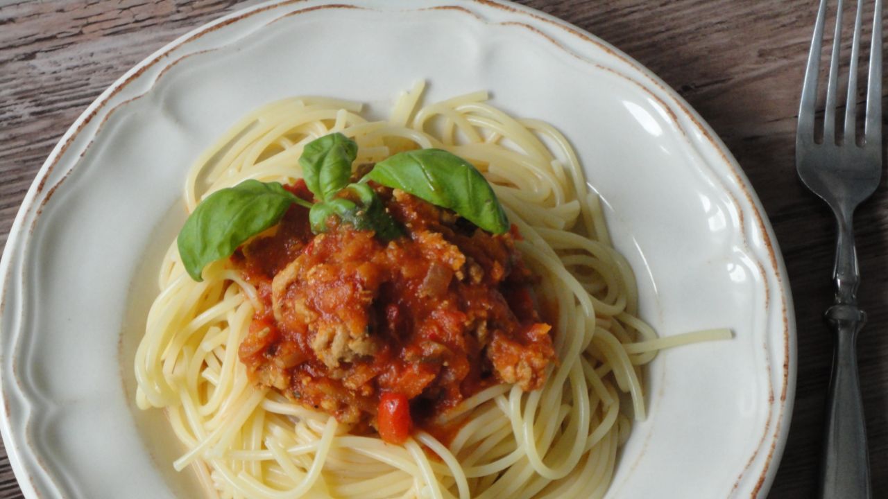 Przepis Paprykowe Spaghetti Bolognese Przepis Gotujmy Pl