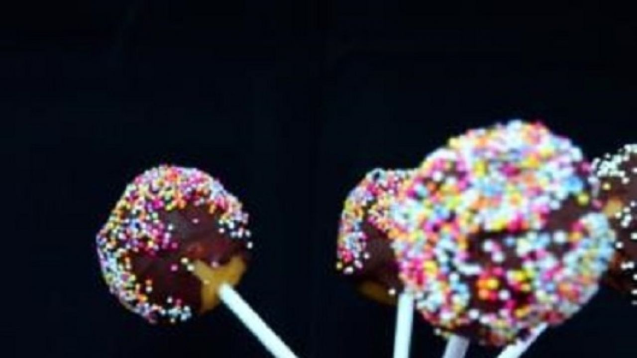 Przepis Cake pops, czyli lizaki z ciasta przepis Gotujmy.pl