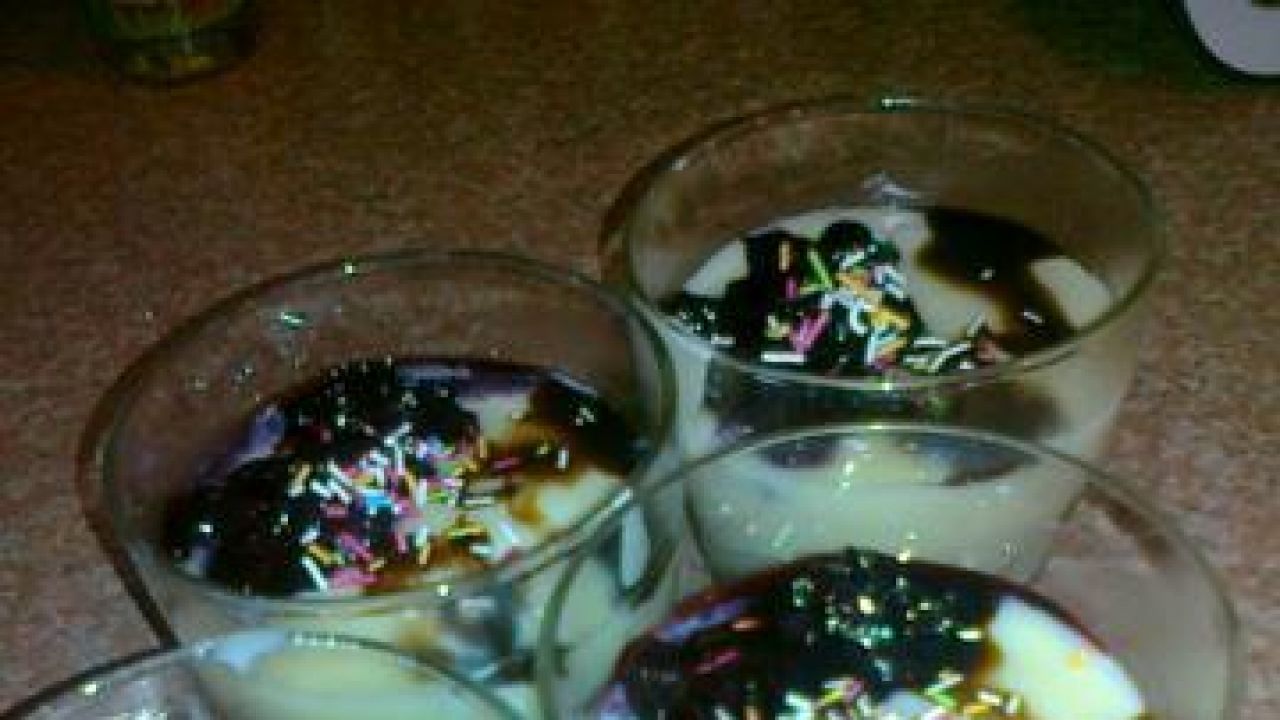 Przepis Deserek puddingowy z dżemem z figi przepis Gotujmy.pl