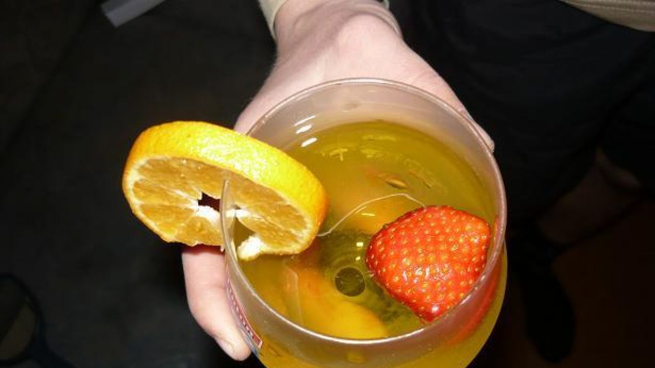 Przepis Drink z białego Martini przepis Gotujmy.pl