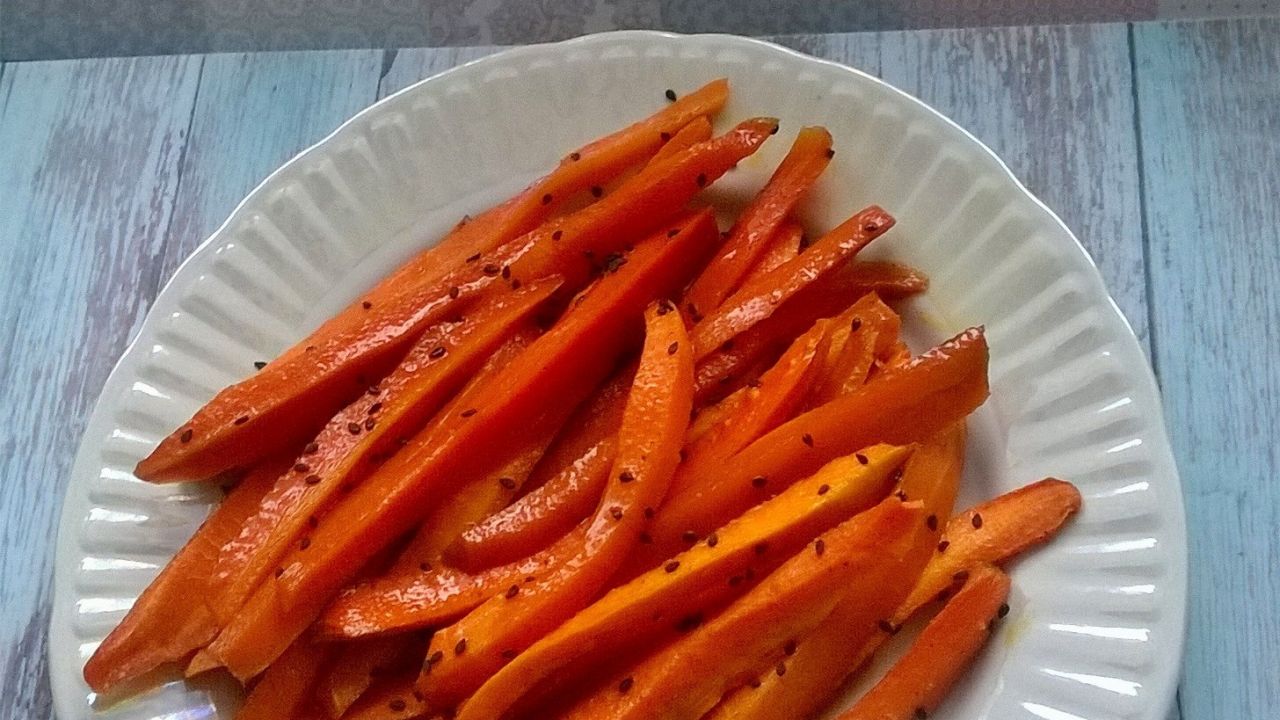 Przepis Pieczona marchewka przepis Gotujmy.pl