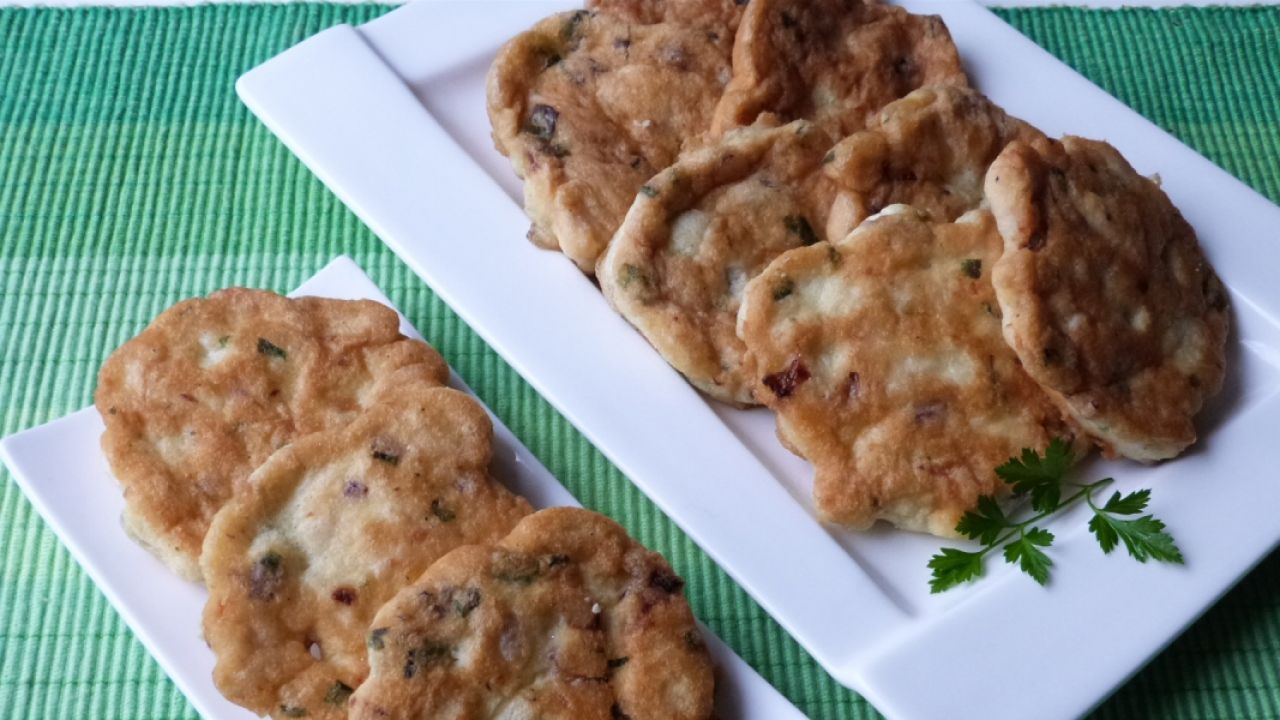 Przepis Placki z kurczaka z majonezem przepis Gotujmy.pl