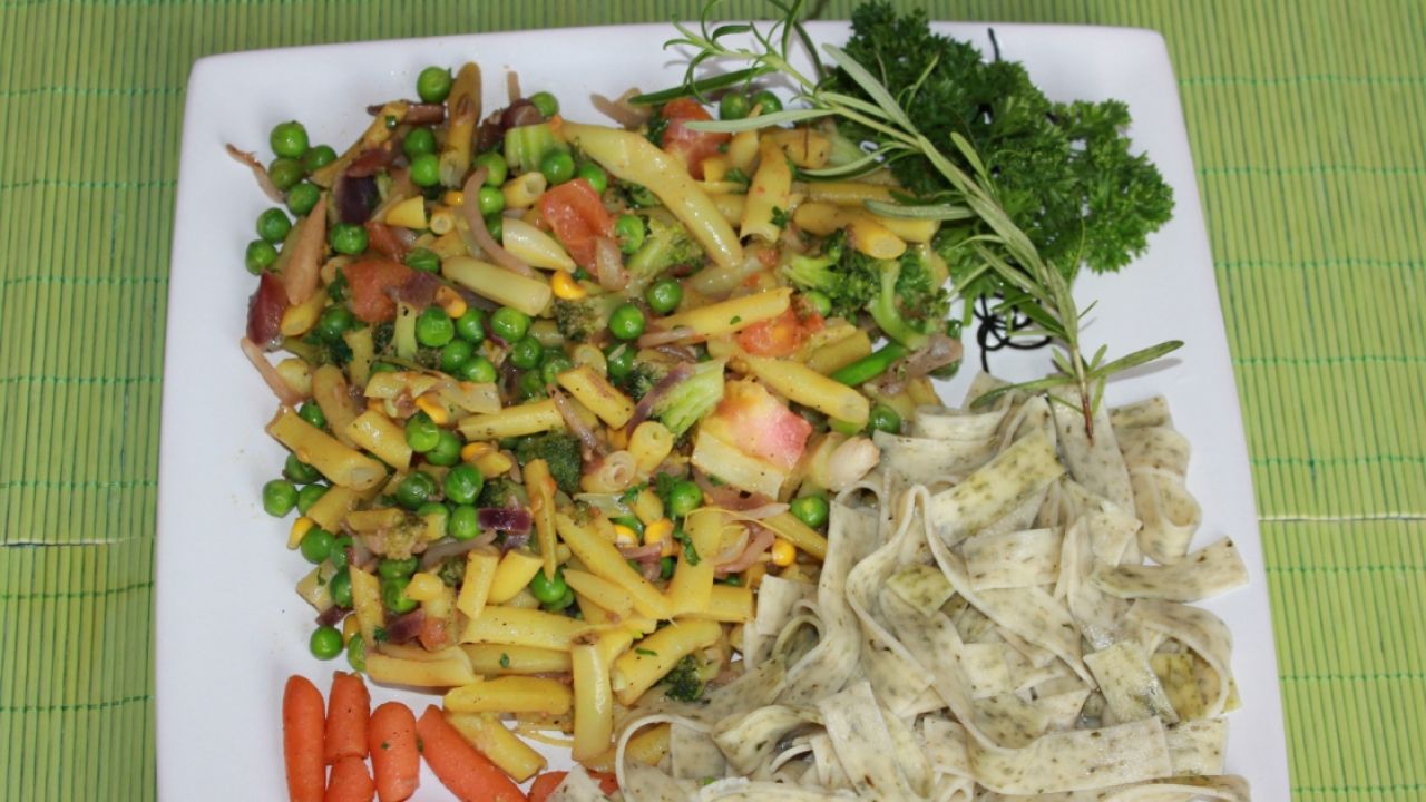 Przepis Potrawka z warzyw przepis Gotujmy.pl