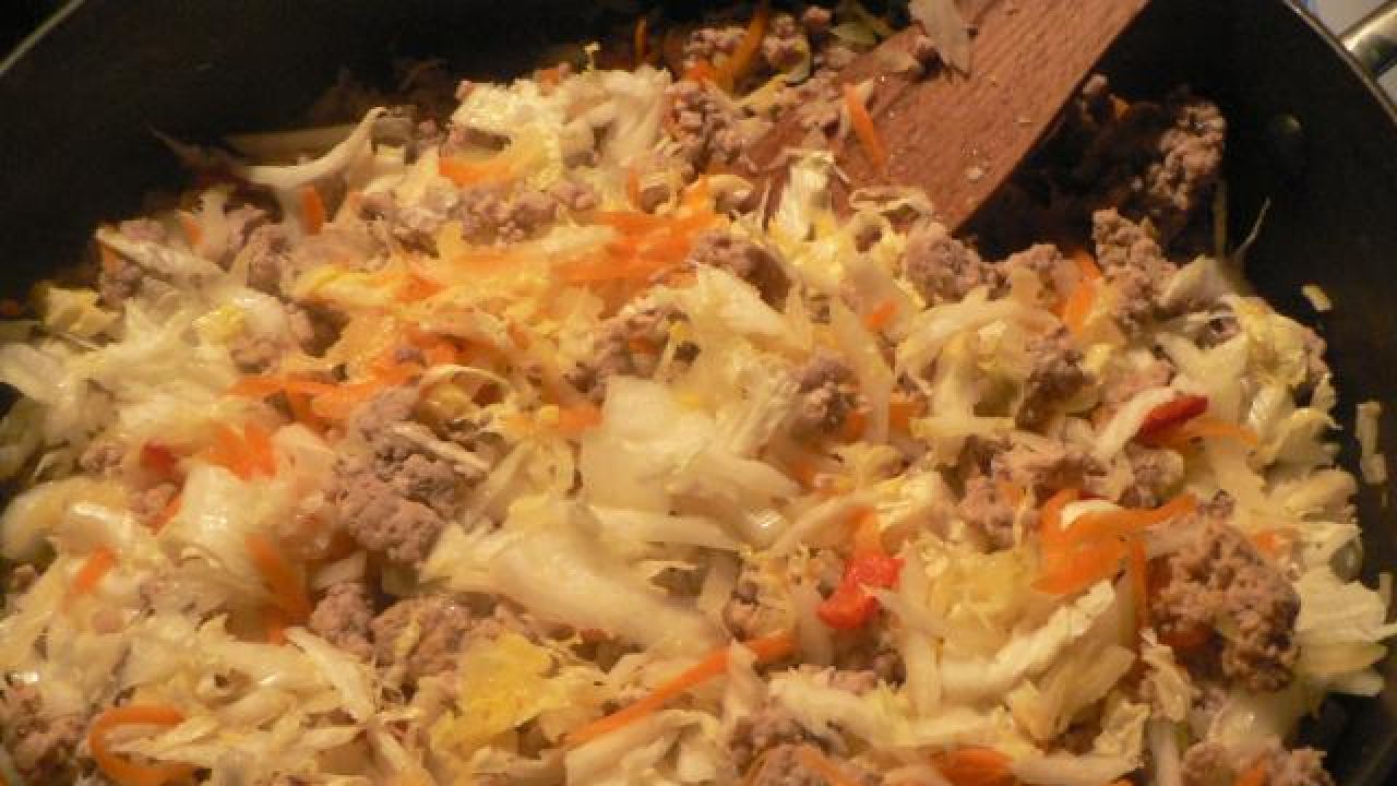 Przepis Potrawka z warzyw i mięsa mielonego przepis Gotujmy.pl