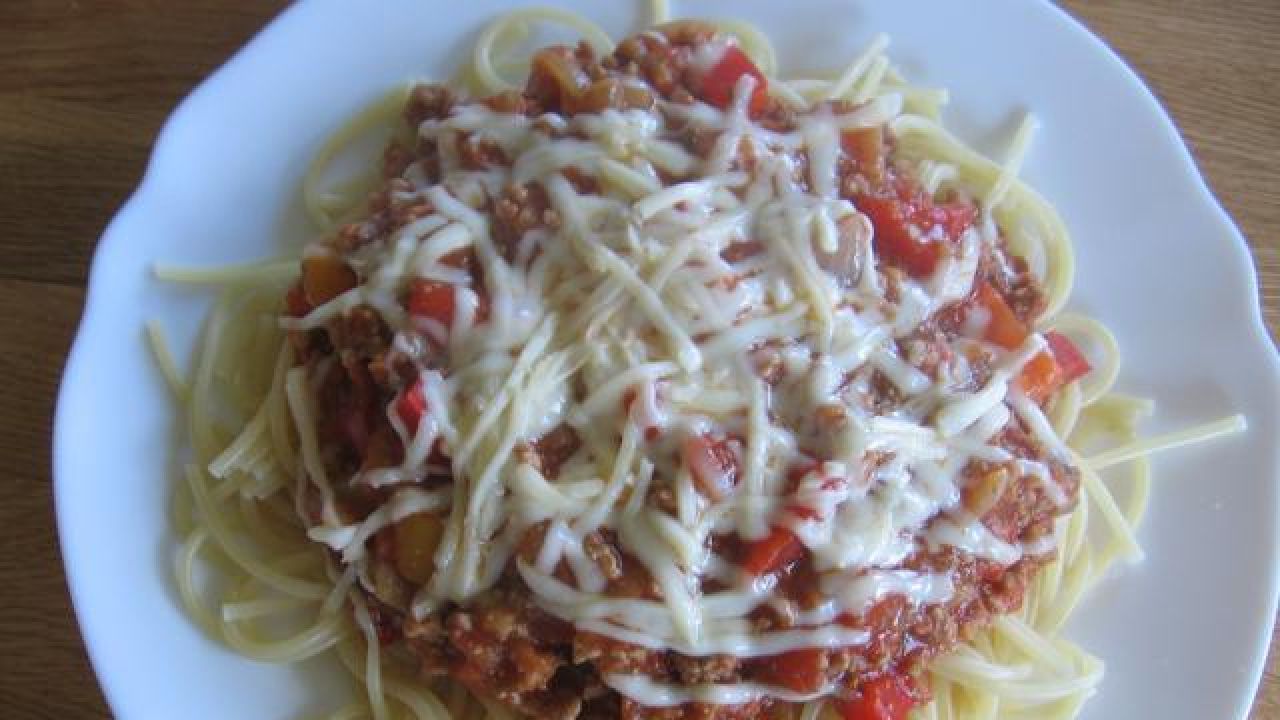 Przepis - Spagetti Bolognese na ostro przepis - Gotujmy.pl