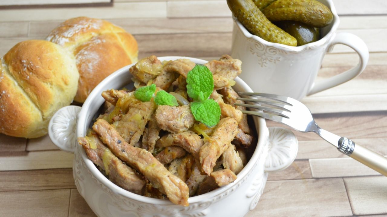 Przepis - Świeżonka z mięsa z szynki przepis - Gotujmy.pl