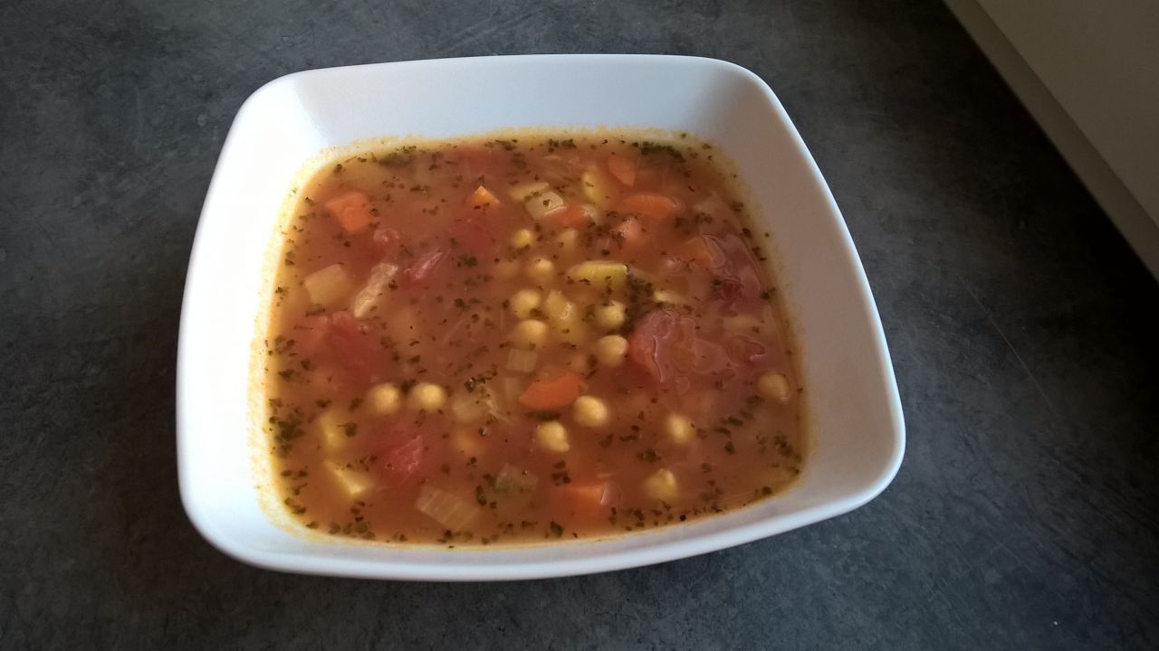 Zupa z ciecierzycy przepis Gotujmy.pl