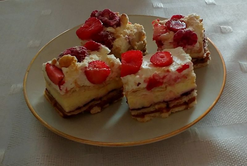 3-bit z truskawkami i malinami 3-bit z truskawkami i malinami