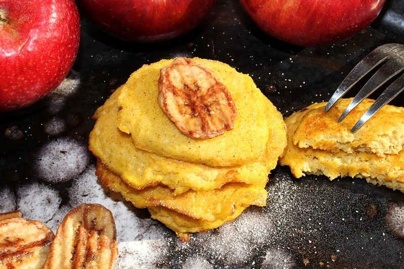 3-składnikowe placki z jabłka (paleo, bez mąk) 3-składnikowe placki z jabłka (paleo, bez mąk)