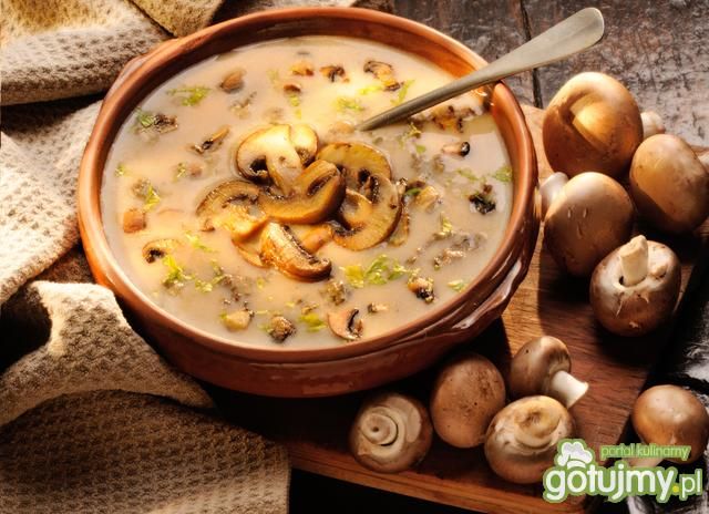 7 sprawdzonych przepisów na zupę pieczarkową