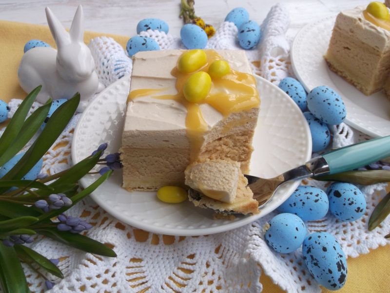 Aksamitny sernik z ajerkoniakiem i pianką