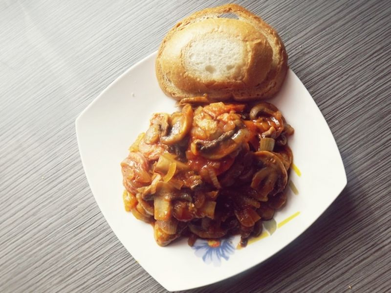A'la bigos z pieczarkami i kiełbaską 