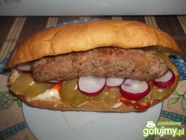 A'la hot-dogi z mięsem mielonym A'la hot-dogi z mięsem mielonym