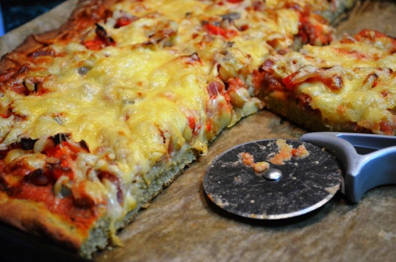 A'la pizza z cieciorką  A'la pizza z cieciorką