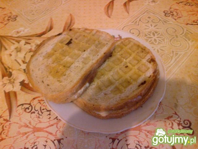 Ala zapiekanki chlebowe serowo- parówkow