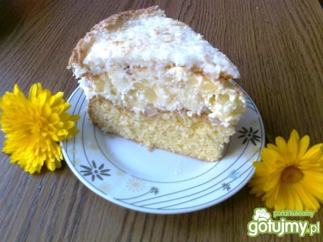 Ananasek z bezą kokosową Ananasek z bezą kokosową