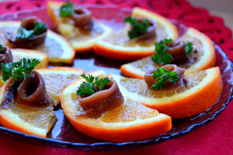 Anchois z pomarańczą czyli pyszna przekąska Anchois z pomarańczą czyli pyszna przekąska