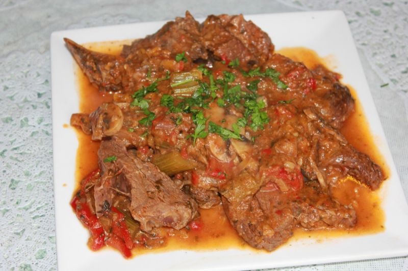 Antrykot wołowy w sosie  Antrykot wołowy w sosie