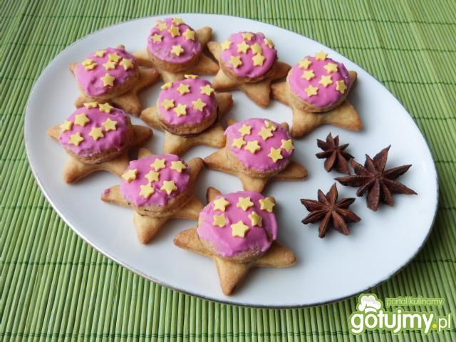 Anyżkowe ciasteczka z orzechową masą