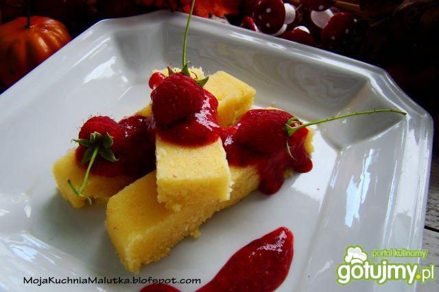 Anyżowa polenta z sosem malinowym 