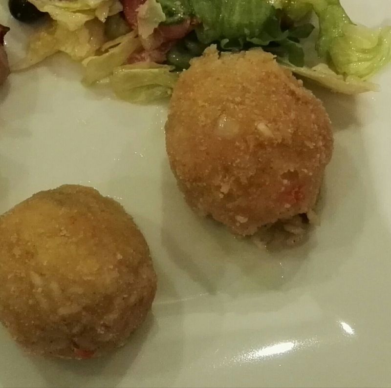 Arancini z pastą bazyliowo-serową Arancini z pastą bazyliowo-serową