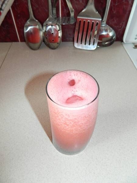 Arbuzowy drink z dodatkiem wina