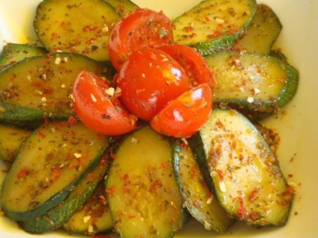 Aromatyczna cukinia z pomidorkami Aromatyczna cukinia z pomidorkami