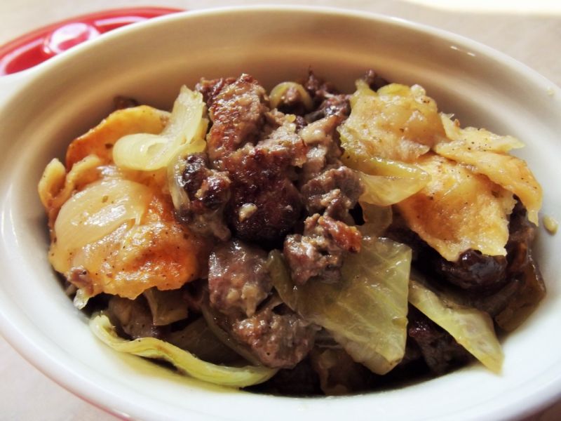 Aromatyczna wątróbka z suszonymi jabłkami 