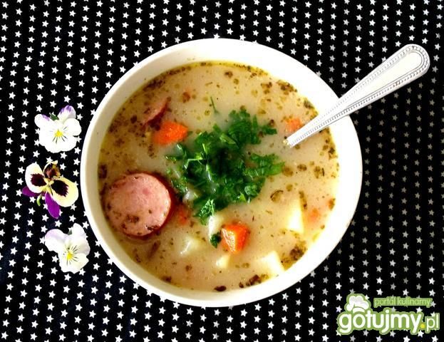 Aromatyczna zupa czosnkowa