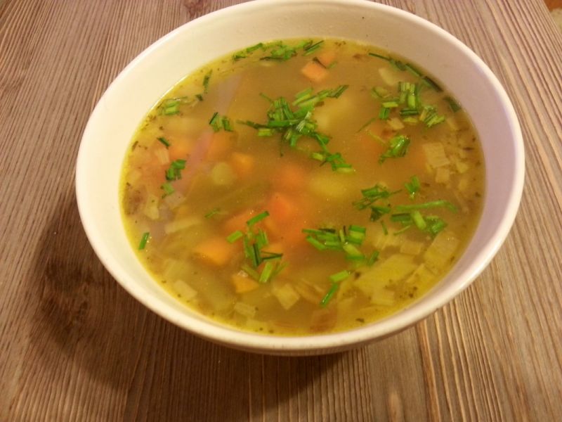 Aromatyczna zupa jarzynowa