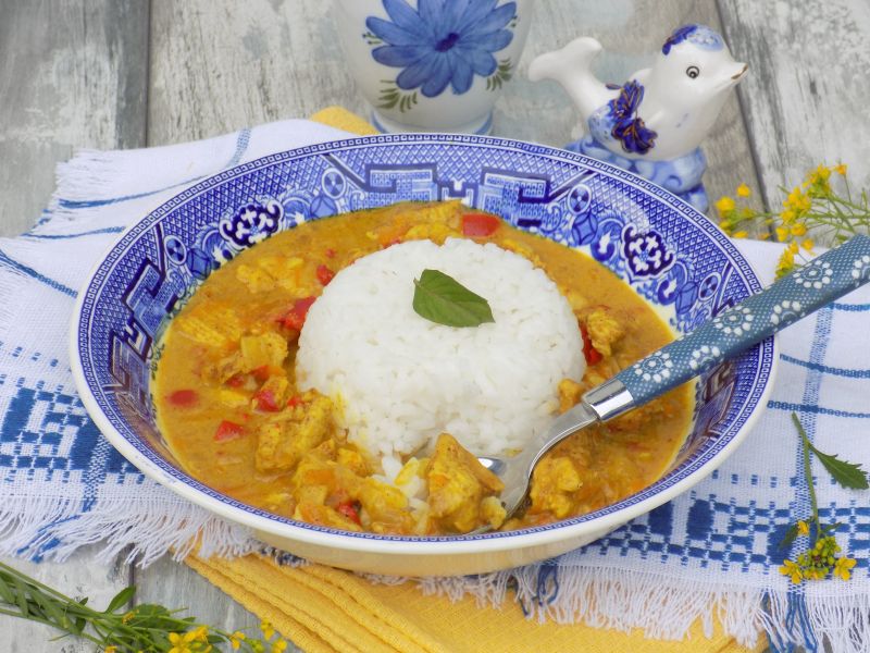 Aromatyczne curry z kurczaka z ryżem Aromatyczne curry z kurczaka z ryżem