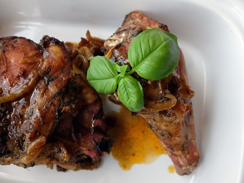 Aromatyczne golonki z indyka