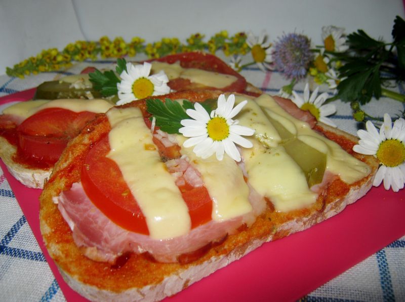 Aromatyczne kanapki na ciepło Aromatyczne kanapki na ciepło