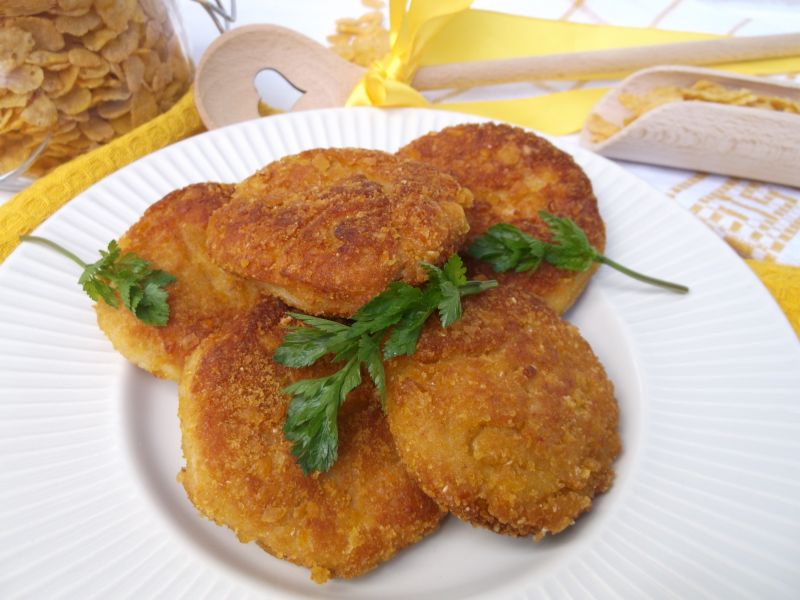 Aromatyczne mielone w płatkach kukurydzianych Aromatyczne mielone w płatkach kukurydzianych