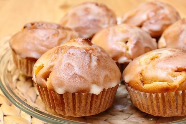 Aromatyczne muffinki z brzoskwiniami. Aromatyczne muffinki z brzoskwiniami.