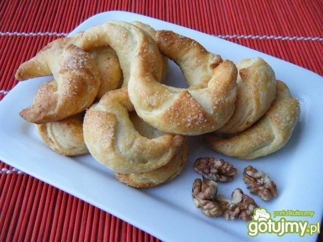 Aromatyczne rogaliki z masą orzechową