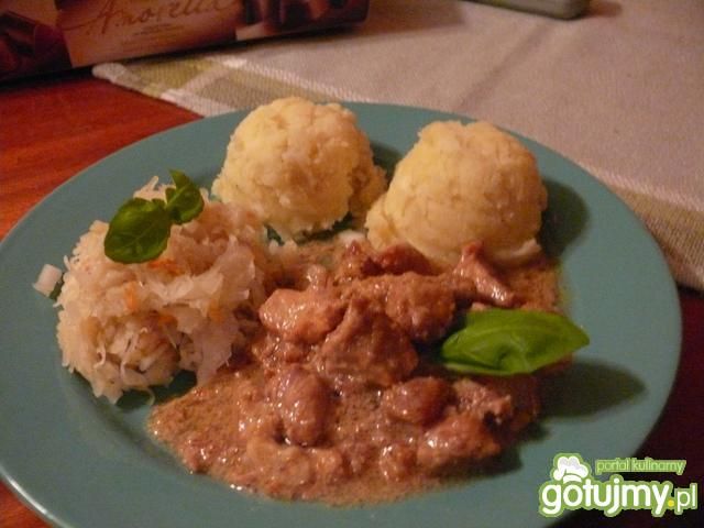 Aromatyczny gulasz wieprzowy Aromatyczny gulasz wieprzowy