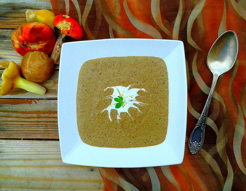 Aromatyczny krem z grzybów leśnych