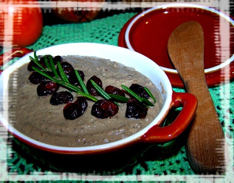 Aromatyczny pasztet z jałowcem i żurawiną Aromatyczny pasztet z jałowcem i żurawiną