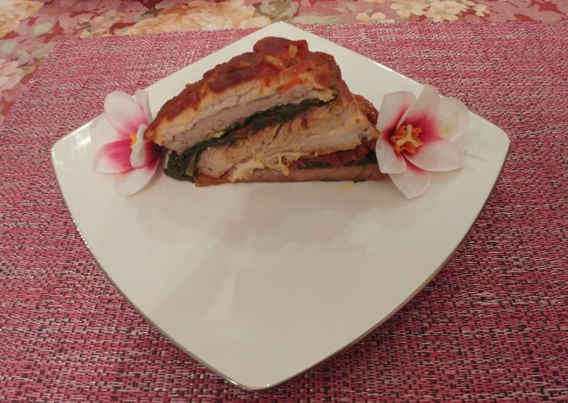 Aromatyczny pieczony boczek z niespodzianką Aromatyczny pieczony boczek z niespodzianką