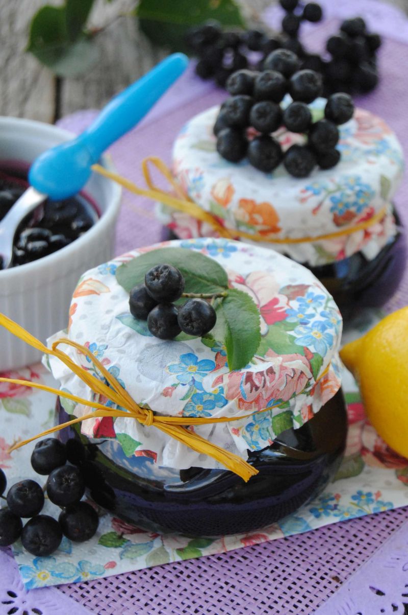 Aronia w rumie do deserów Aronia w rumie do deserów