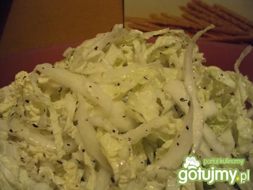 Ascetyczna surówka z kapusty pekińskiej 