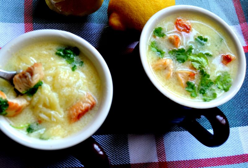 Avgolemono, grecka zupa jajeczno - cytrynowa Avgolemono, grecka zupa jajeczno - cytrynowa