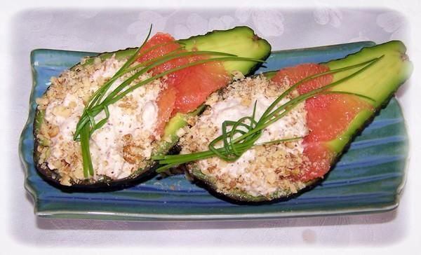 Awokado nadziewane tuńczykiem Awokado nadziewane tuńczykiem