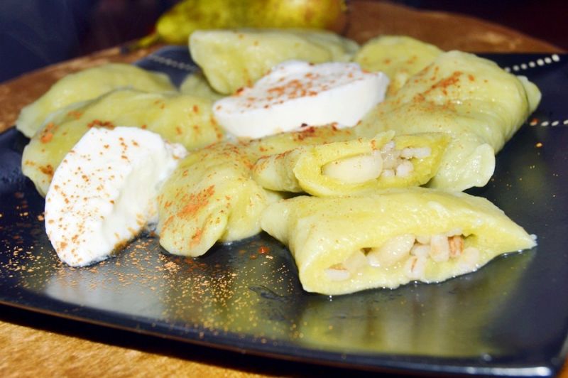 Awokadowe pierogi z pęczakiem i gruszką Awokadowe pierogi z pęczakiem i gruszką