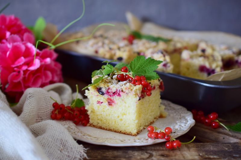 Babcine ciasto drożdżowe z porzeczkami