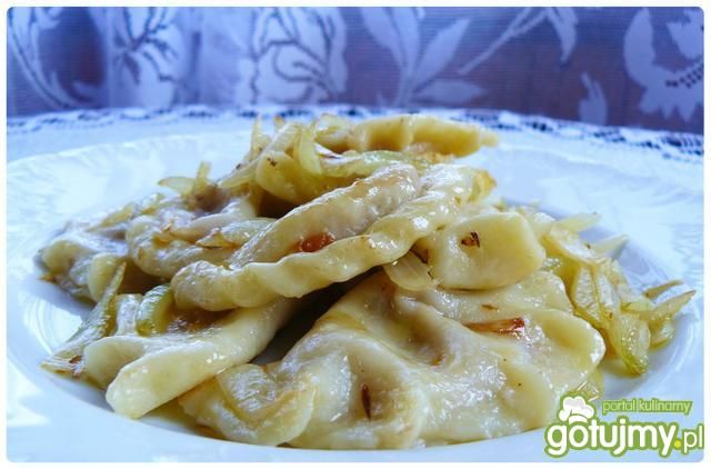 Babcine pierogi z pasztetową Babcine pierogi z pasztetową