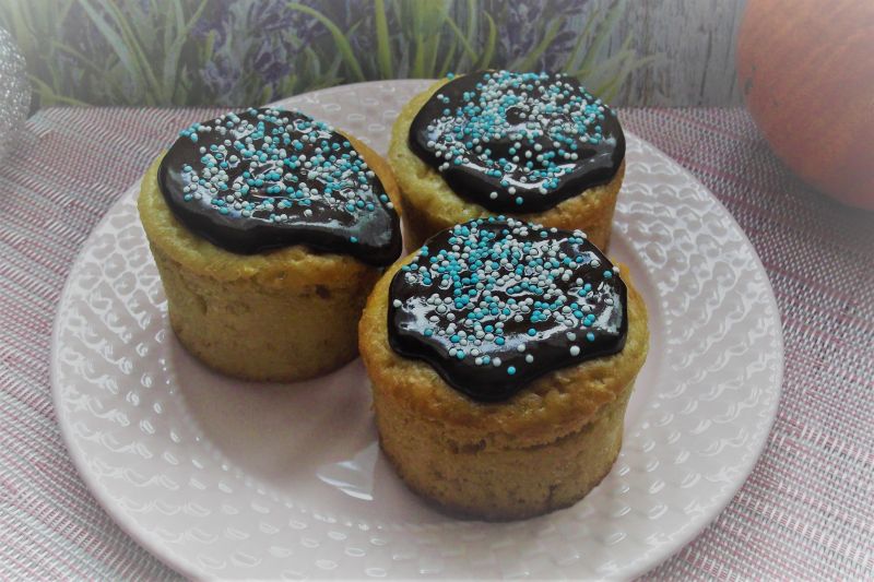 Babeczki budyniowo-miodowe Babeczki budyniowo-miodowe