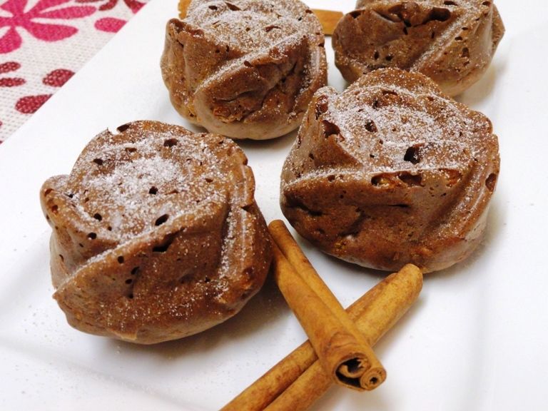 Babeczki cynamonowe z orzechami i jabłkami Babeczki cynamonowe z orzechami i jabłkami